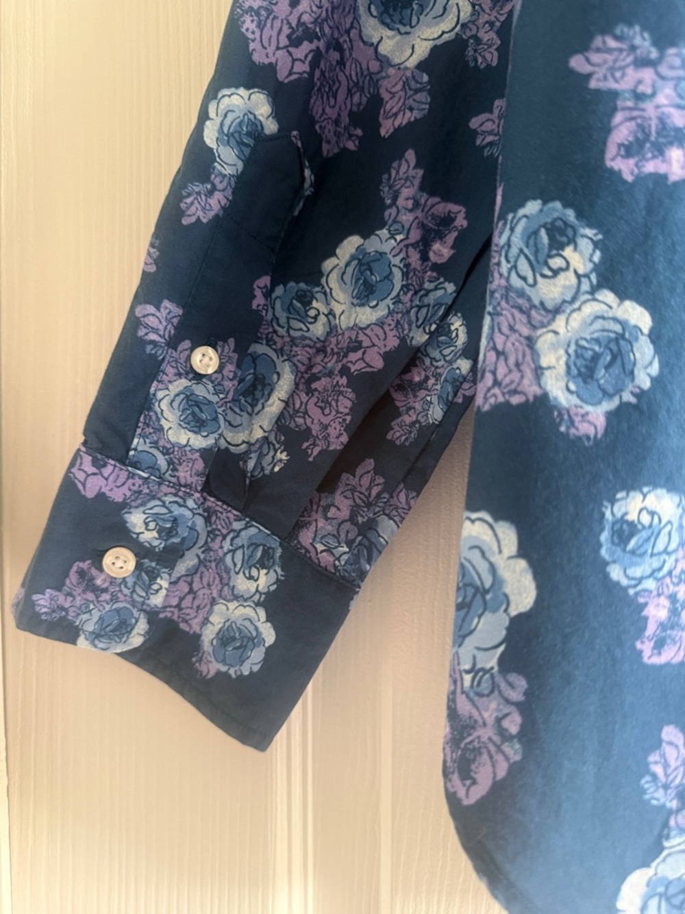 Frank & Eileen Oona Continuous Sleeve
Button Up in Blue/Purple Floral - Large - Picture 8 of 11